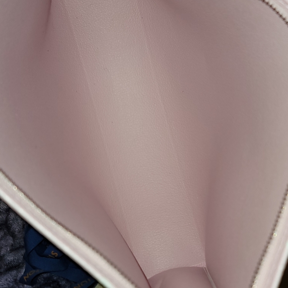 LOUIS VUITTON Escale Toiletry XL 26 Pochette Pastel Pink Clutch Giant Monogram - Picture 14 of 17